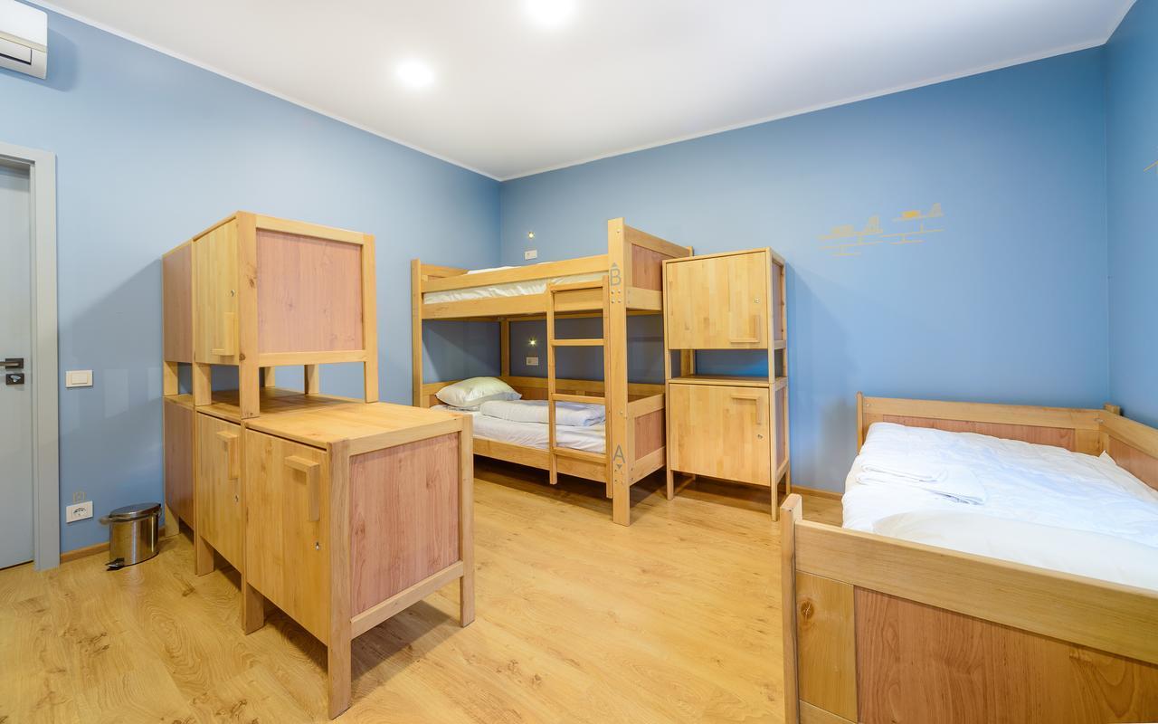 Friday Hostel Odessa Ngoại thất bức ảnh